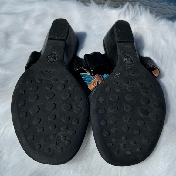 Söfft Women’s Sandals - Picture 2 of 2